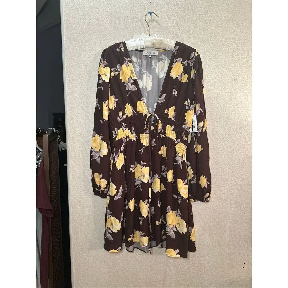 Like new Wayf mini dress with pockets
